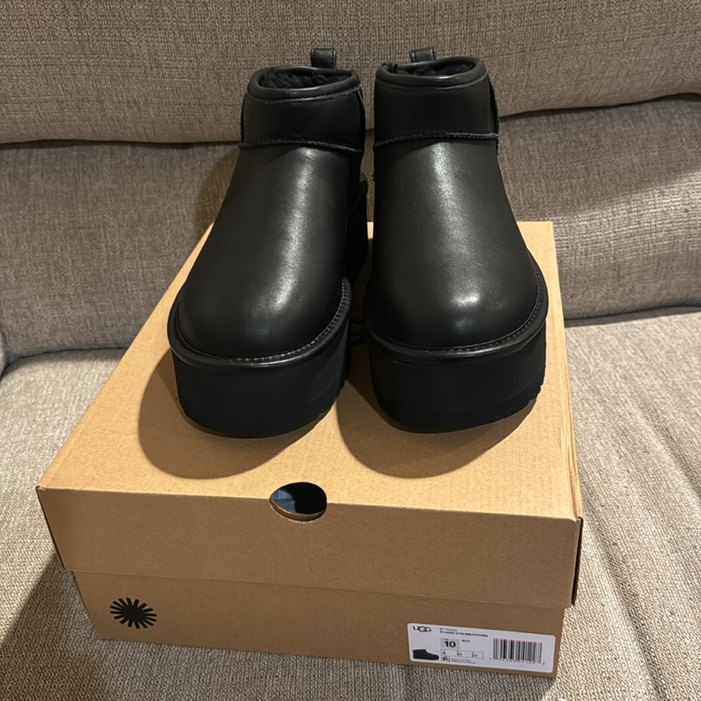 Ugg mini leather